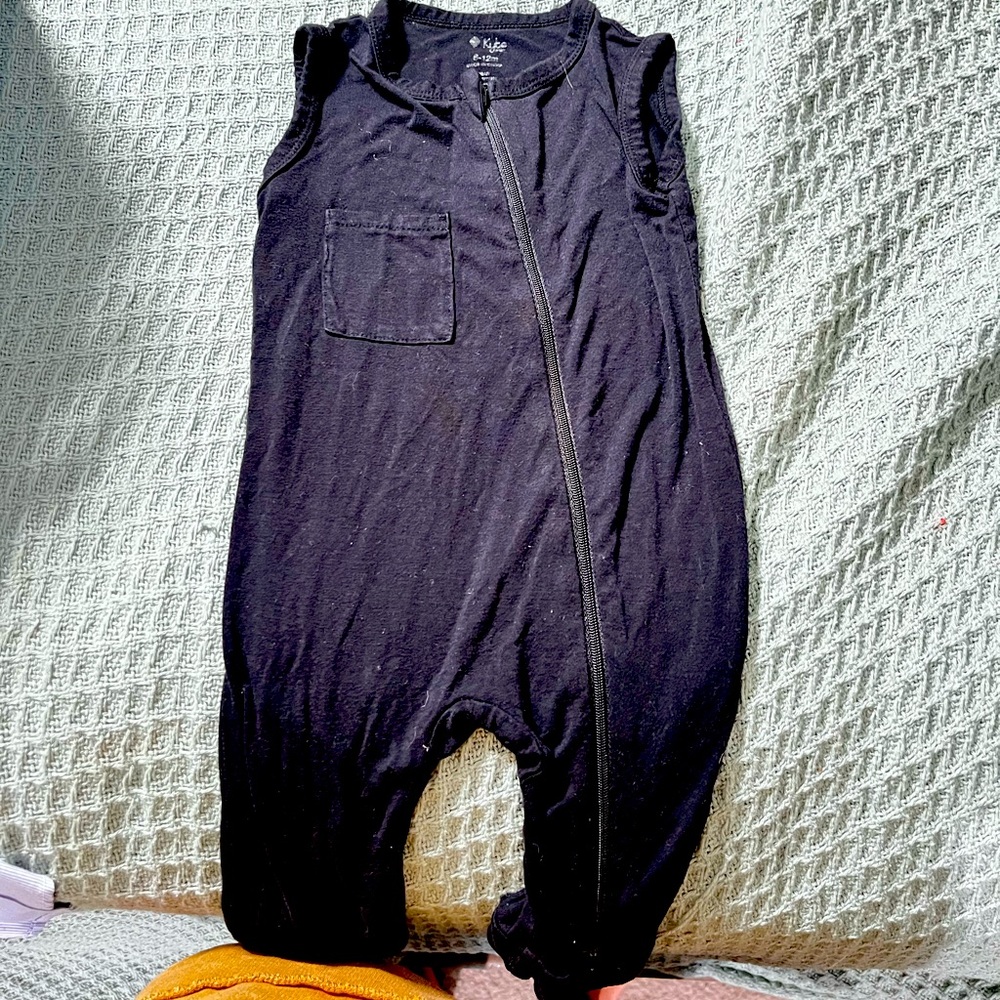 Kyte baby zip sleeveless romper black